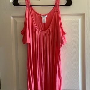 Pink top with lace strap and cold shoulder sleeves